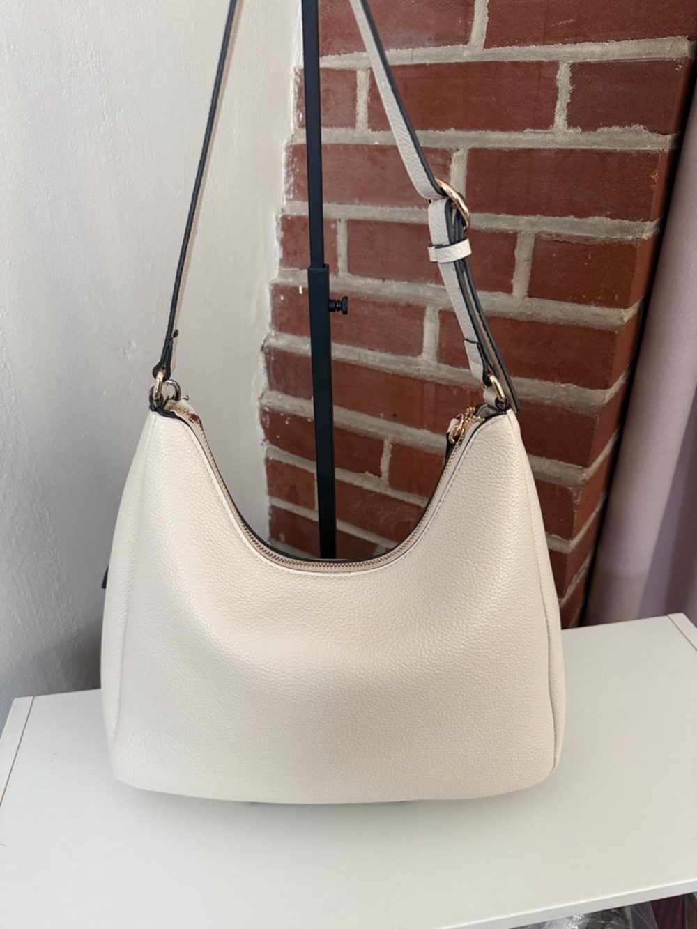Guess Cream Pebbled Leather Shoulder Bag with Heart Charm - Picture 3 of 5